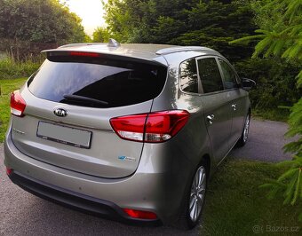 KIA CARENS 1.7 CRDI 104 kw rok 2016 7mi místné - 6