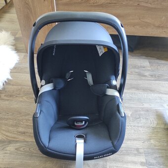 Autosedačka Maxi-cosi Cabrio Fix I-size se základnou - 6