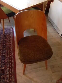 Jídelní stůl se židlemi - 6