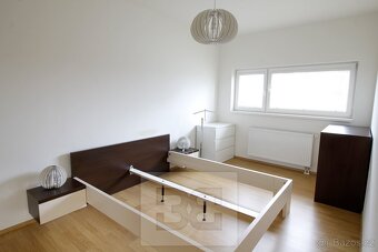 Pronájem bytu 2+kk 59 m2 s garážovým stáním v ceně - 6