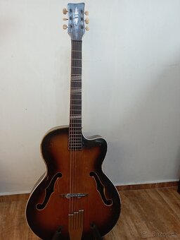 Kytara,, Gibson" s výřezem - 6