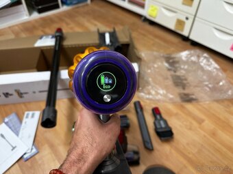 Dyson V15 Detect Absolute - jen vyzkoušený - 6