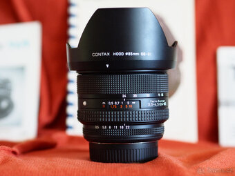 Prodám kinofilmovou zrcadlovku Contax N1 s příslušenstvím - 6