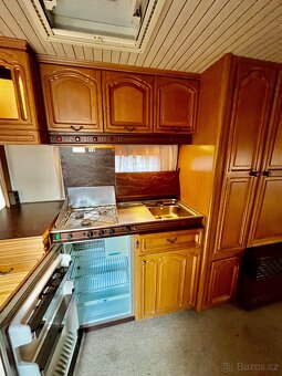 Karavan obytný přívěs Hobby de lux plus termo strecha - 6