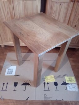 Prodám dubový stůl 65 x 58 cm - 6