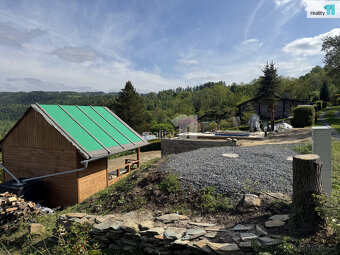 Prodej pozemek 302 m2, chatka 16 m2, sklep 18 m2 - Líšný u M - 6