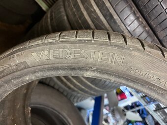 Pneu vredestein 225/35r19 - 6