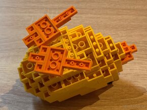 ORIGINÁLNÍ LEGO KUŘÁTKO (DEKORACE) - 6