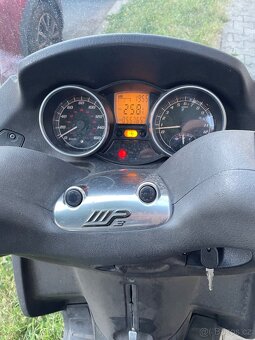 Piaggio MP3 300 LT rv 2012 - 6