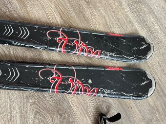 Dámské lyže a hůlky - 6