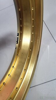 Zadní ráfek na Suzuki V-Strom 1050XT - 6