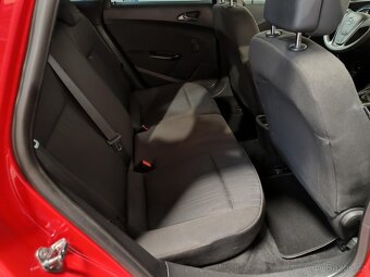 Opel Astra 1.4i ,  74 kW benzín, 2011 - 6