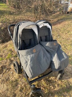 Dvojkočárek pro dvojčata/sourozence - 6