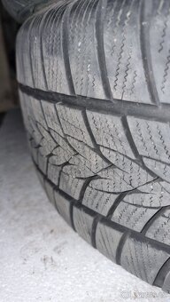 Zimní Pneu 235/40 r19 - 6