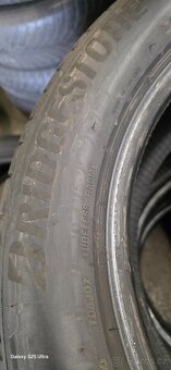 Prodám 2ks pneu 235/55/18 - 6