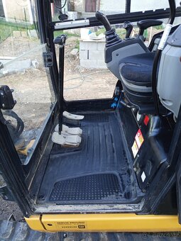 Prodám mini bagr CAT Caterpillar 302.2 D - 6