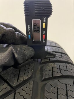 Orig Mercedes E W213 all terrain r19 245/45/19 95% - 6