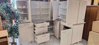 Bytelná kuchyňská linka včetně dřezu a baterie - 6
