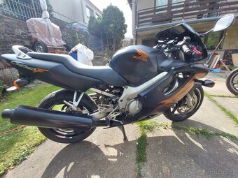 Honda CBR 600F - 6