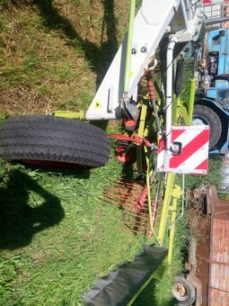 Nahrabovač, shrnovač sena a píce CLAAS LINER 1550TWIN - 6