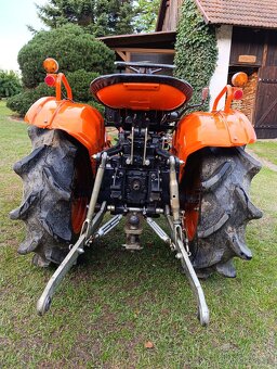 Malotraktor Kubota B7000 - 6