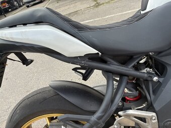 Triumph Speed Triple 1050 ABS HAVAROVANÁ - 6