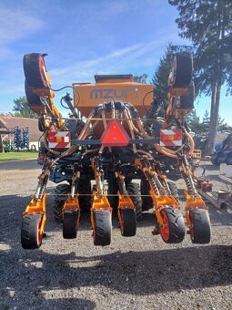 Mzuri secí stroj-striptill(pásové zpracování půdy)přímé setí - 6