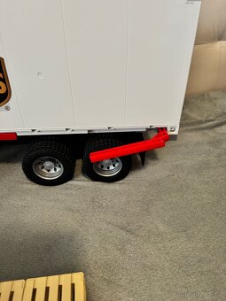 BRUDER 2828 - Mack Granite UPS logistik a vysokozdvihem - 6