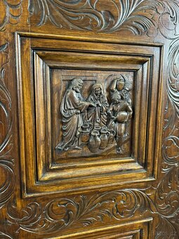 Starožitná vyřezávaná skříň (135030) - 6