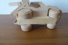 Dřevěné auto se zdvihací plošinou - 6