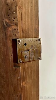 Krásna starožitná skříň - 6