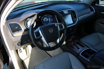 Lancia Thema 3,0 V6 176KW, EXECUTIVE, ČR, DPH, r.v. 2012 - 6