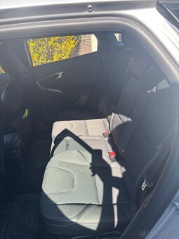 Volvo V40 cross country - 6
