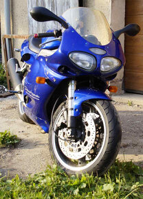 Triumph Daytona 955i - 6