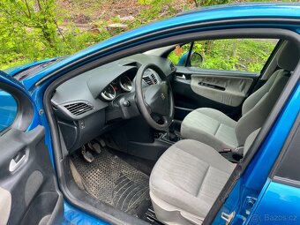Peugeot 207- 1,4 - 6