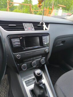 Škoda Octavia III 1.6tdi combi - 6