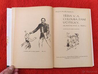 PRVNÍ LAVICE CHLOUBA PANÍ UČITELKY - 6