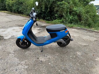 Pronájem elektroskútru - NIU - 600 Kč/den, 1500 Kč/vík - 6