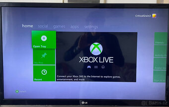 Xbox 360 Slim + 2 ovladače + 3 hry + příslušenství - 6