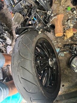 Rozprodam Triumph Speed Triple 1050 05-07 na nahradni dily. - 6