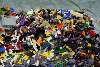 Lego 24,7 kg + návody - 6