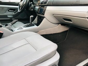BMW Řada 5, E39 540i - 6