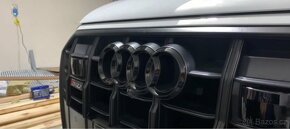 Znak na vozy(Logo na vozy Audi ) Černá , Chromová - 6