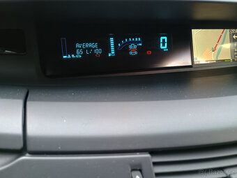 ESPACE grand 2.0Ci zakoupený v ČR 4/2015 , servis v Renaultu - 6