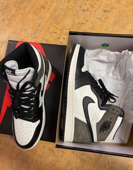Jordan 1 High Dark Mocha 43 - 6