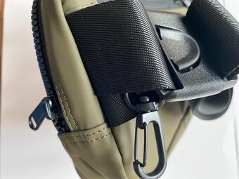 Lehoučká promyšlená kabelka taška crossbody ledvinka Ododos - 6