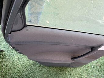 VW Polo IV 9N dveře 2x - 6