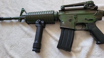 elektrická airsoftová zbraň M4A1 G&G s příslušenstvím - 6
