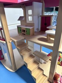 Dětský domeček s nábytkem viz.foto - 6