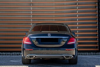 Mercedes-Benz E trieda Sedan 400 4MATIC A/T - 6